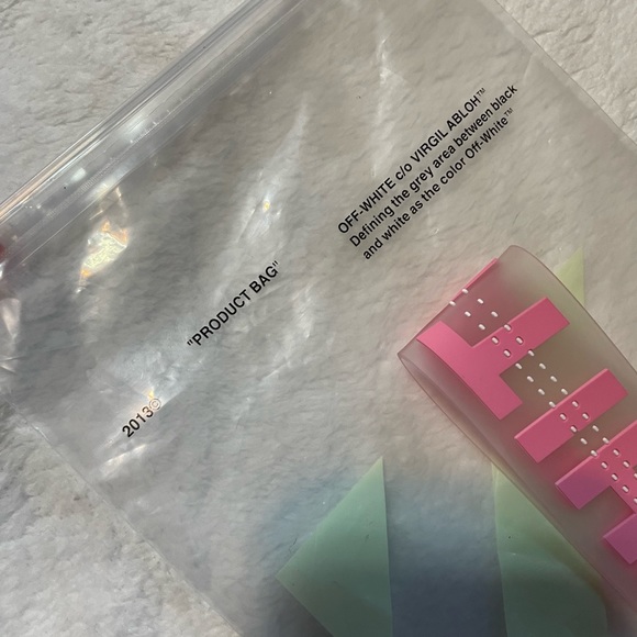 Pink Off-White Silicone Industrial Keychain - Picture 5 of 5